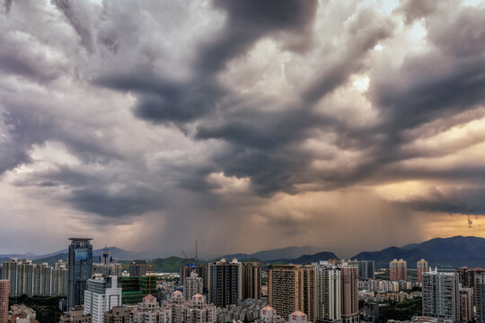 暴风雨来临