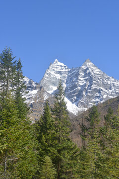 四川四姑娘山双桥沟雪山玉兔峰