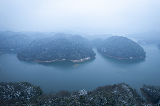 航拍宁国青龙湾雪景