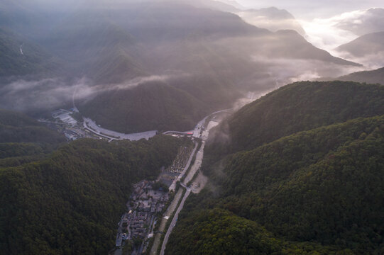 终南山寨雾景