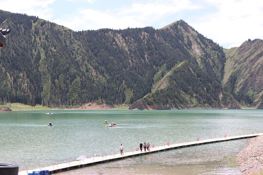 高山湖泊