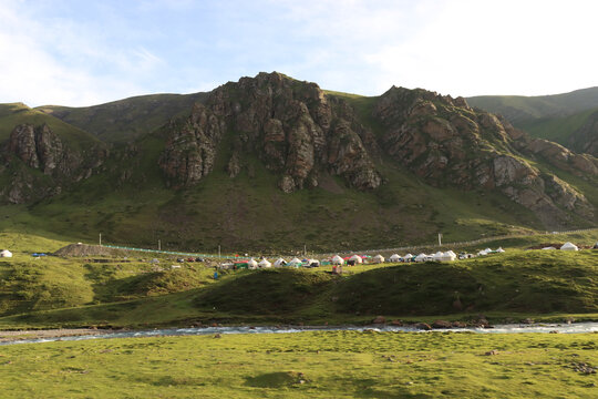 高山河流