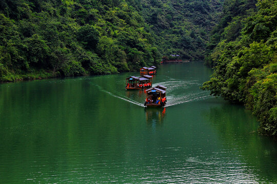 张家界大峡谷游船