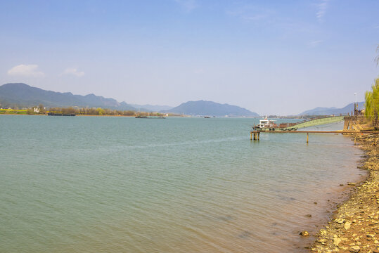 杭州富春江山水