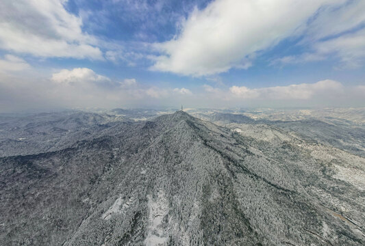 山川丘陵冬天雪景