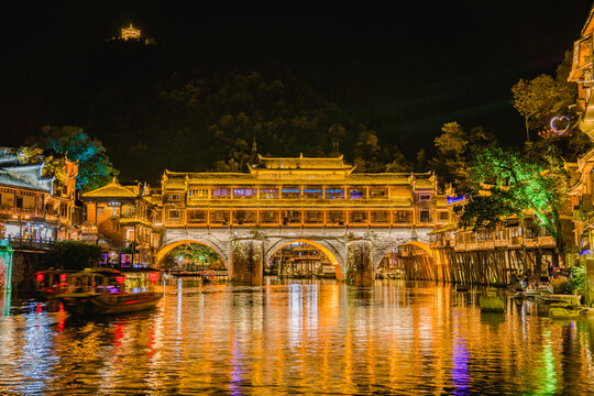 湖南湘西凤凰古城沱江虹桥夜景