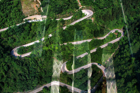 天门山盘山公路