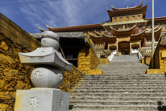 雍仲拉顶广发大寺