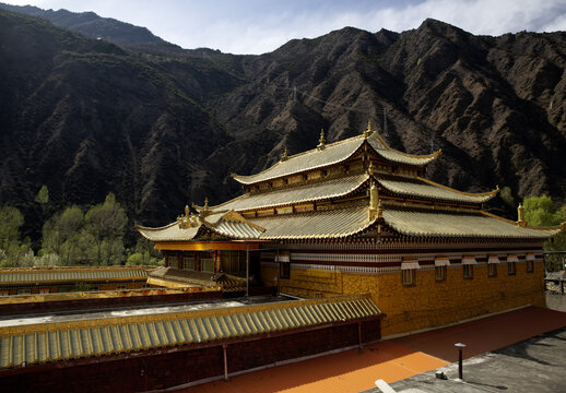 雍仲拉顶广发大寺