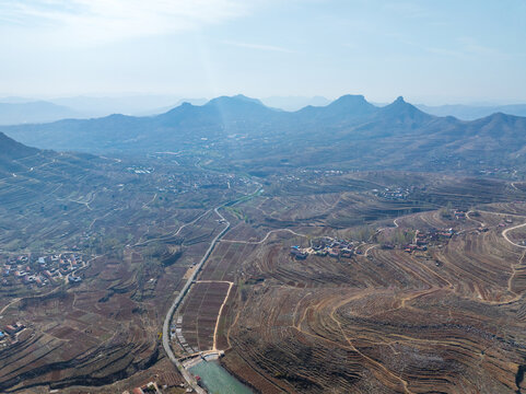 春天的蒙阴岱崮地貌