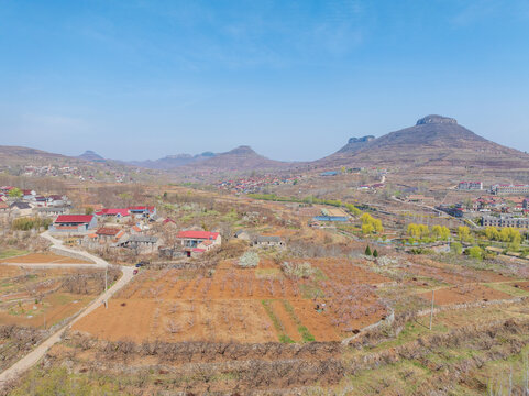 春天的蒙阴岱崮地貌