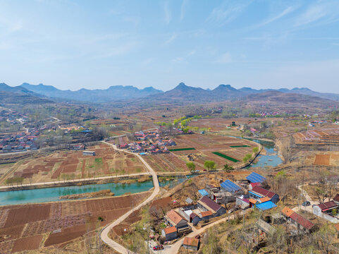 春天的蒙阴岱崮地貌