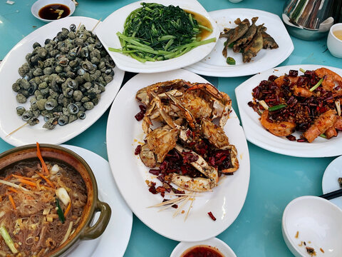 一桌美食餐桌海鮮大餐