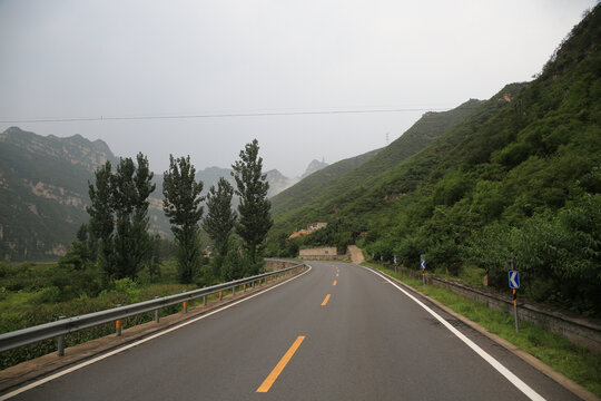 山间公路