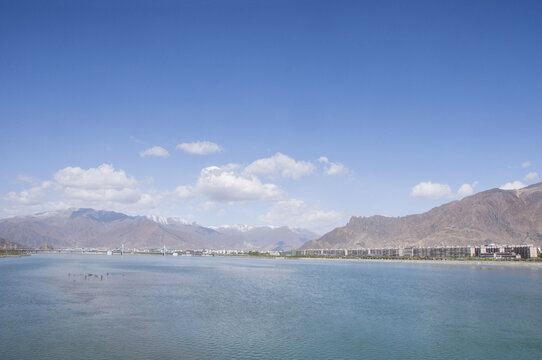 拉萨河山水风景