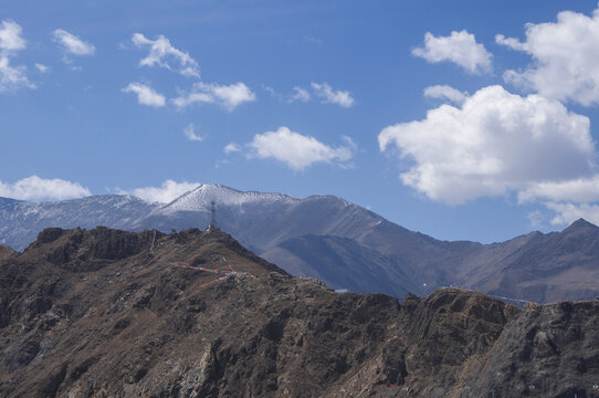 西藏高原山峰