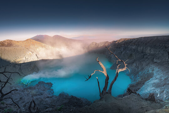 印尼伊真火山