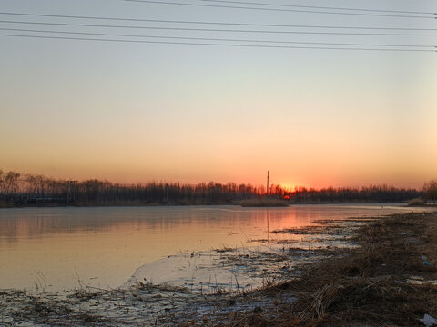 河塘落日