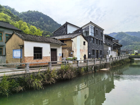 水岸文村