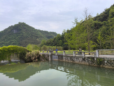 文村山溪