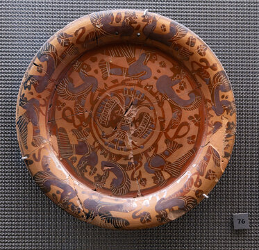 古希腊鸟纹陶盘