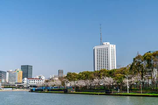 上海苏州河沿岸建筑及码头