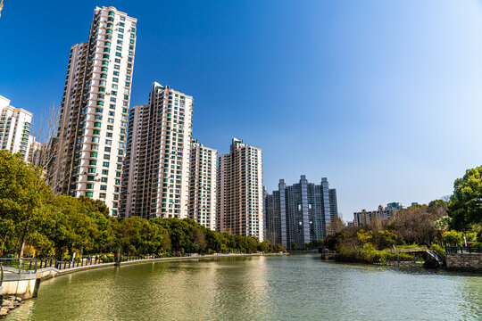 上海苏州河沿岸建筑及码头