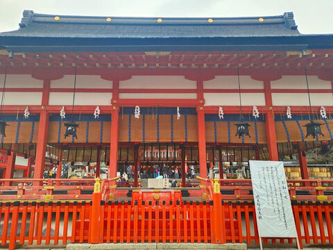 日本京都伏见稻荷大社外拜殿
