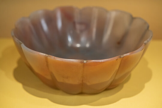 玛瑙菊瓣形碗