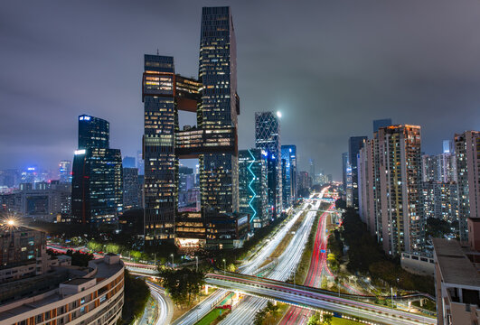 深圳大厦与城市快速路夜景风光