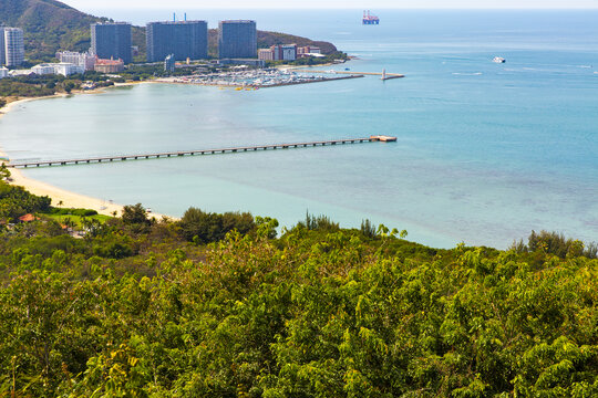 三亚鹿回头景区港灯塔海岸