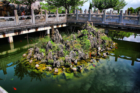 天门山寺放生池