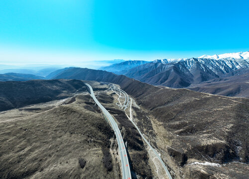 高原雪山