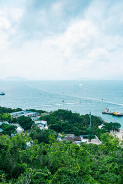 俯拍海边建筑房屋