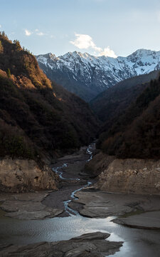 去九寨沟路上经过的雪山