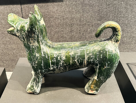 汉代绿釉陶狗