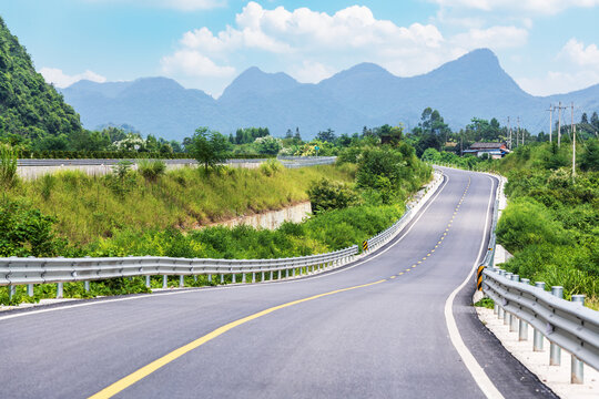 广西乡间公路