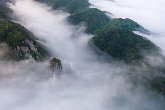 浙江丽水缙云仙都景区鼎湖峰云海