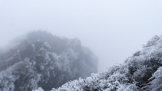 峨眉山