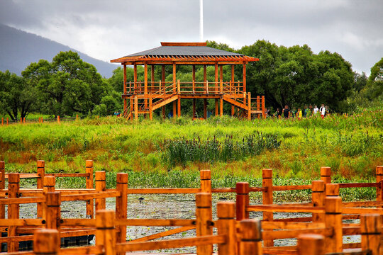 黑瞎子岛湿地木亭子