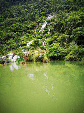 高山瀑布