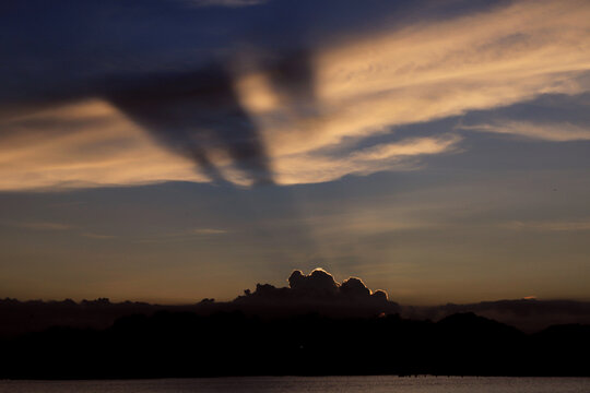 惠州西湖落日天空