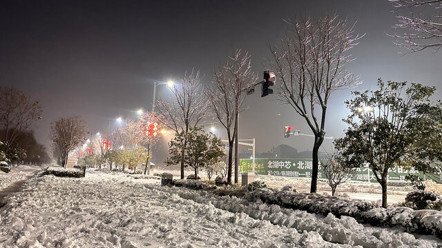 夜晚雪景