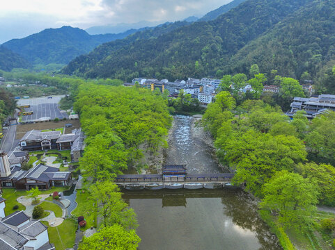 梵净山九十九红石溪