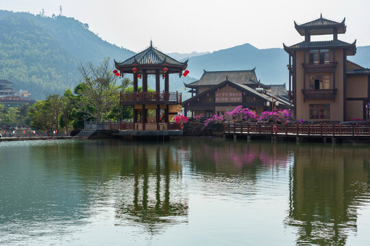 滴水苗城屏边牧羊河道景观