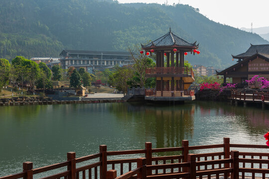 滴水苗城屏边牧羊河道景观