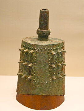 国博周穆王时期青铜编钟
