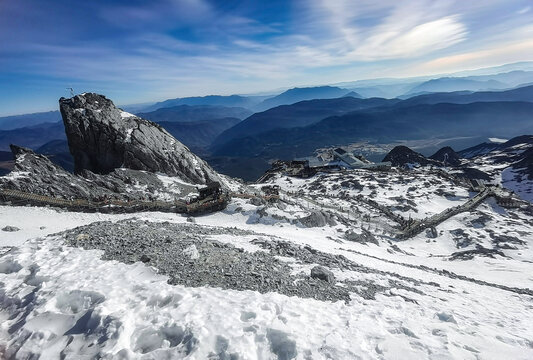 云南王龙雪山旅游山顶