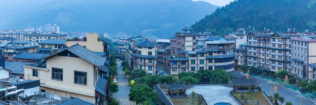 屏边滴水苗城城市景观