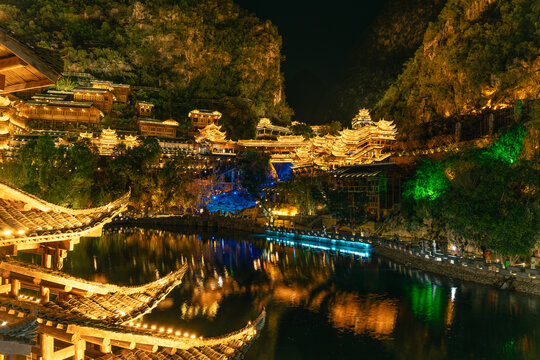 峰林布依夜景